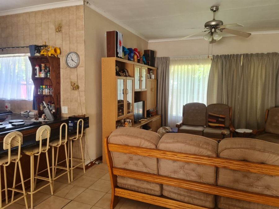 4 Bedroom Property for Sale in Safari Gardens North West